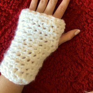 BRAND NEW White Fingerless gloves/wrist warmers